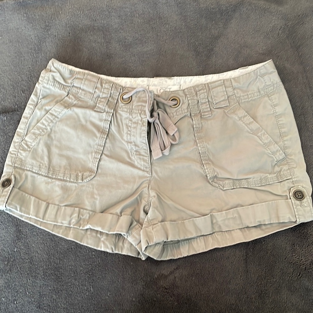 Women’s Loft Short. Size 4. Sage Green